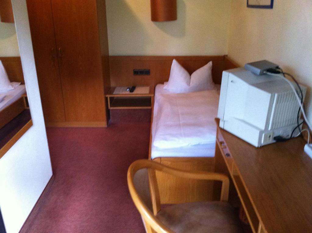 Hotel Bacchusstube Garni Goldbach  객실 사진